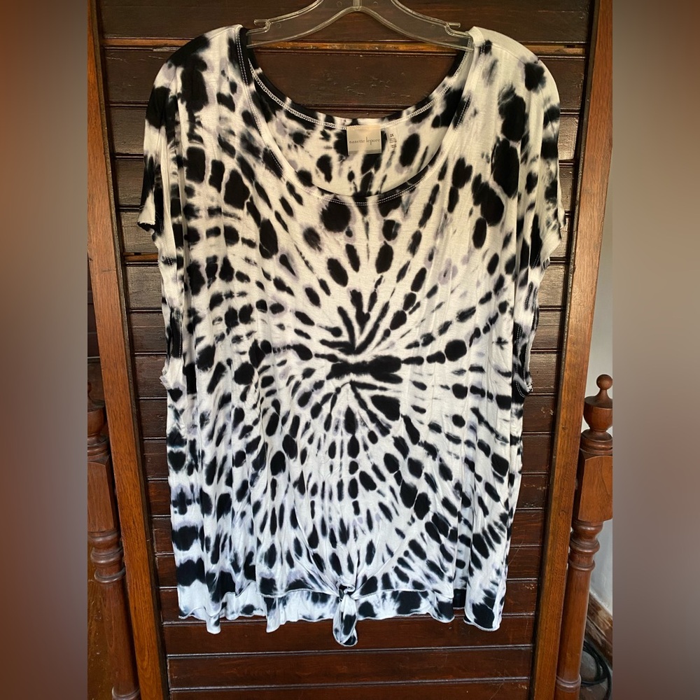 NWOT Tie Front Tie Dye Tee